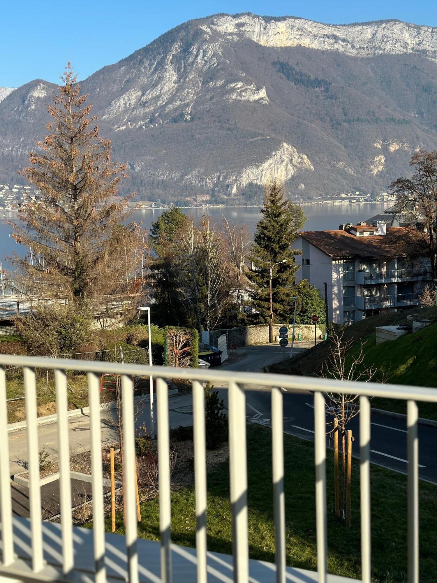 Lac Arte Postale Annecy Extérieur photo