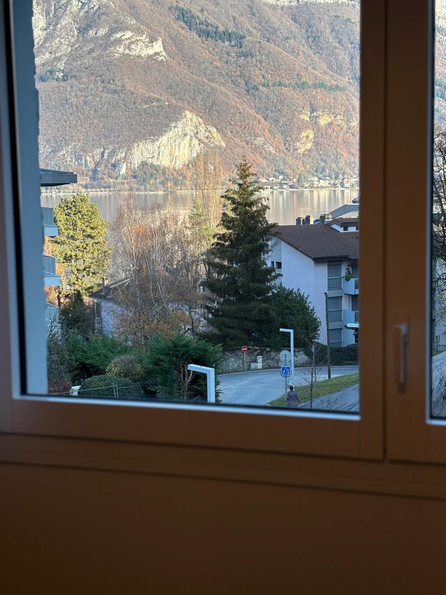 Lac Arte Postale Annecy Extérieur photo